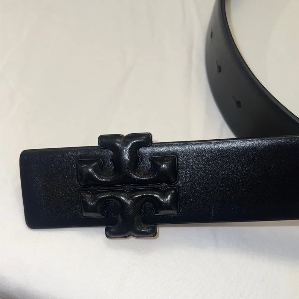 Tory Burch ] Eleanor Black Leather Belt ] Raised Leather Logo Buckle